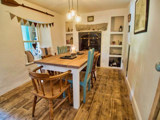 Knocker Cottage Is A 3 Bedroom Made Up Of 1 Double Bedroom And 2 Small Double Bedrooms In Small Village 10 Min To Beaches Camborne Εξωτερικό φωτογραφία