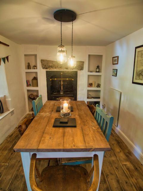 Knocker Cottage Is A 3 Bedroom Made Up Of 1 Double Bedroom And 2 Small Double Bedrooms In Small Village 10 Min To Beaches Camborne Εξωτερικό φωτογραφία